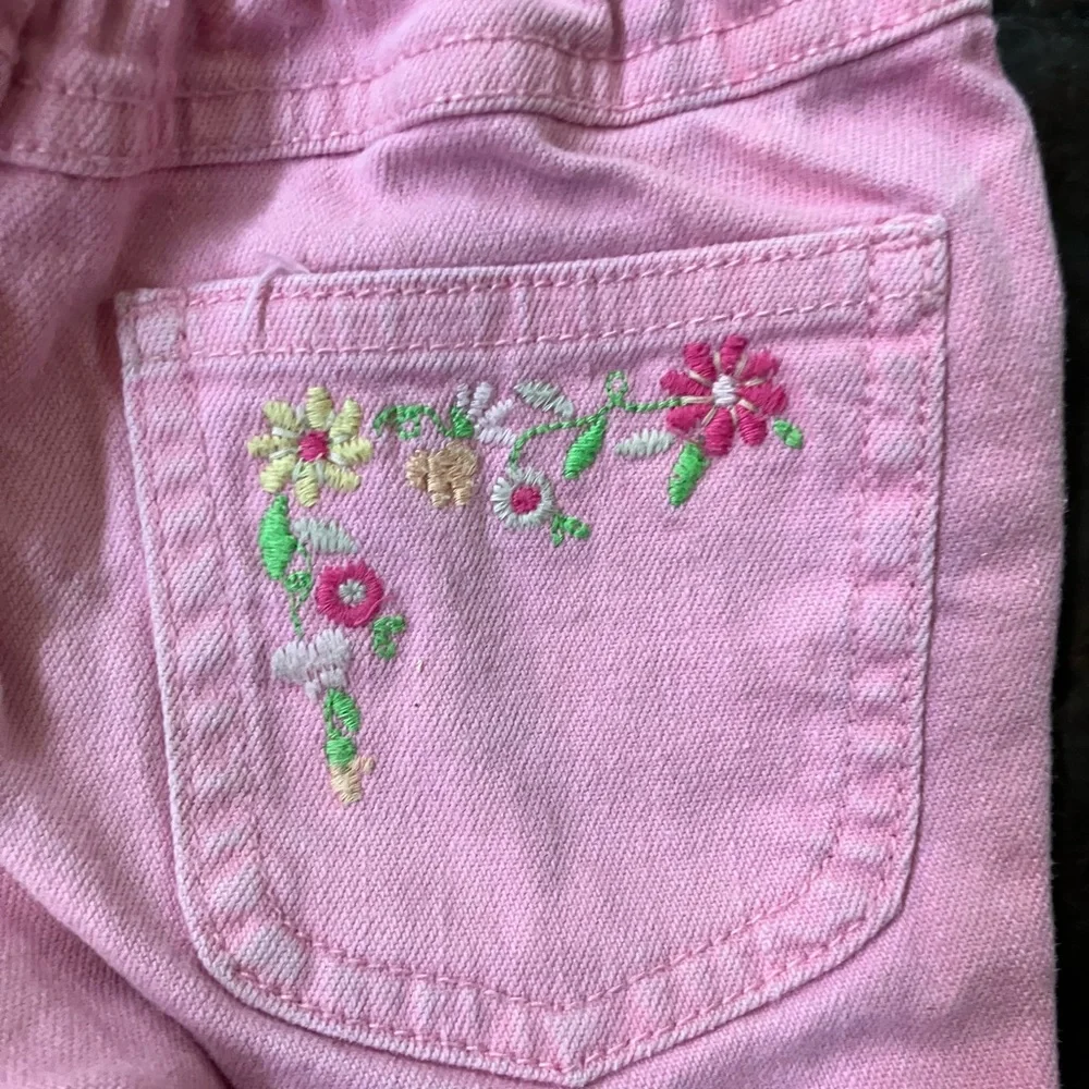 OshKosh Bgosh 3T kids pink floral embroidered shorts